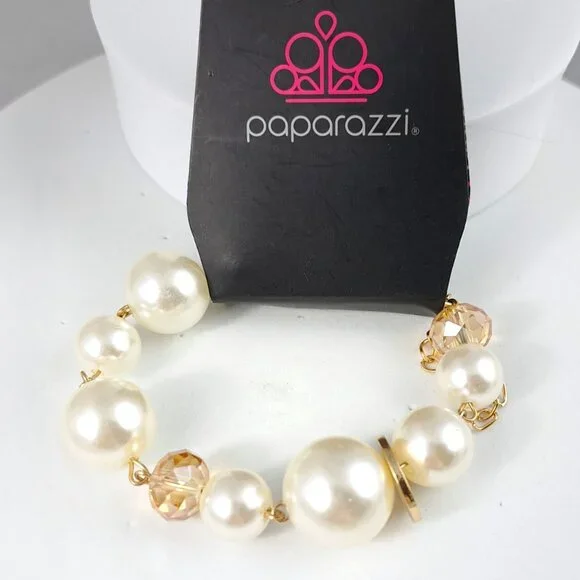 Paparazzi Faux Pearl and Beaded Bracelet - Picture 1 of 2